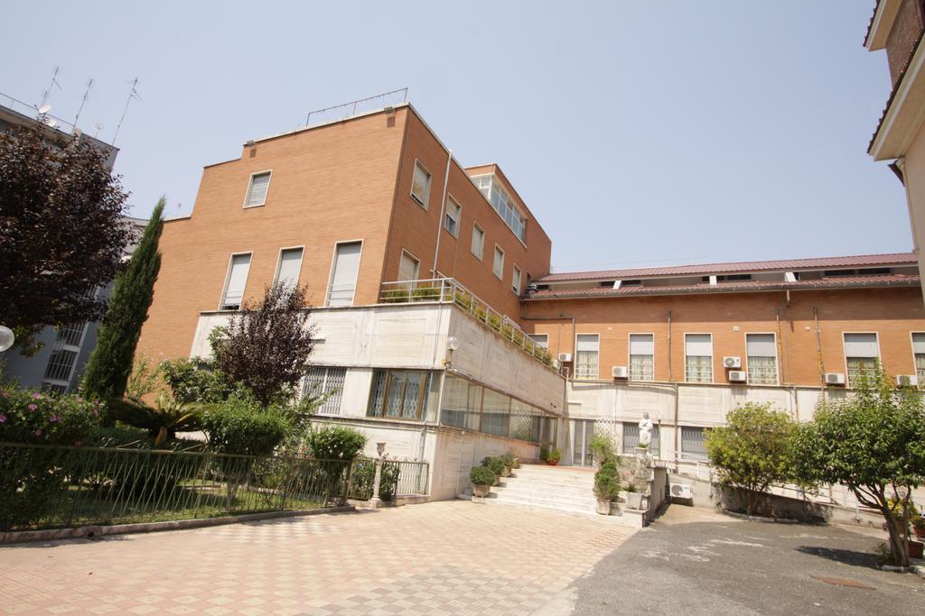 ホテルCasa Per Ferie Margherita Diomira ローマ エクステリア 写真