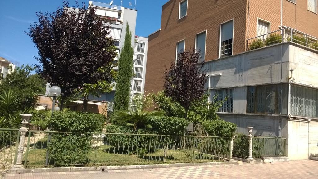 ホテルCasa Per Ferie Margherita Diomira ローマ エクステリア 写真
