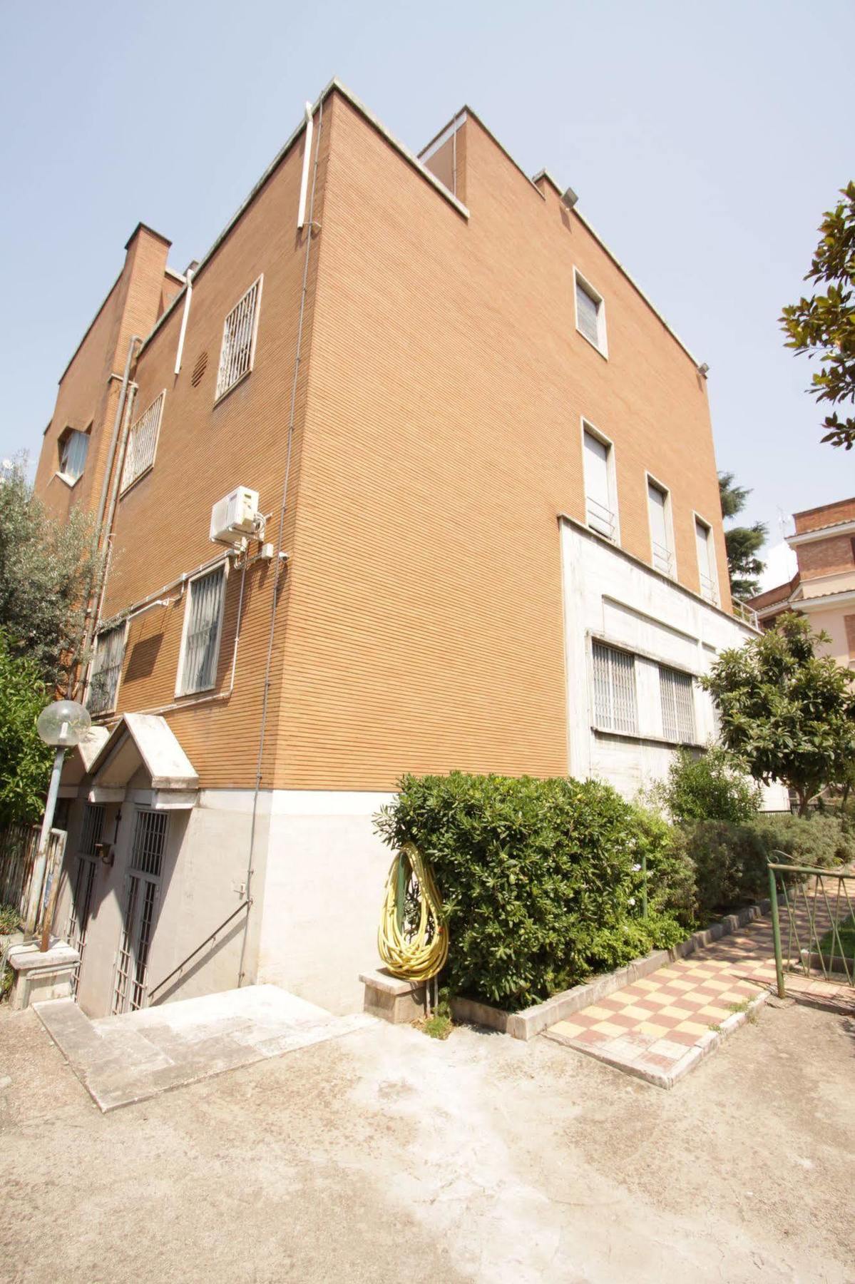 ホテルCasa Per Ferie Margherita Diomira ローマ エクステリア 写真
